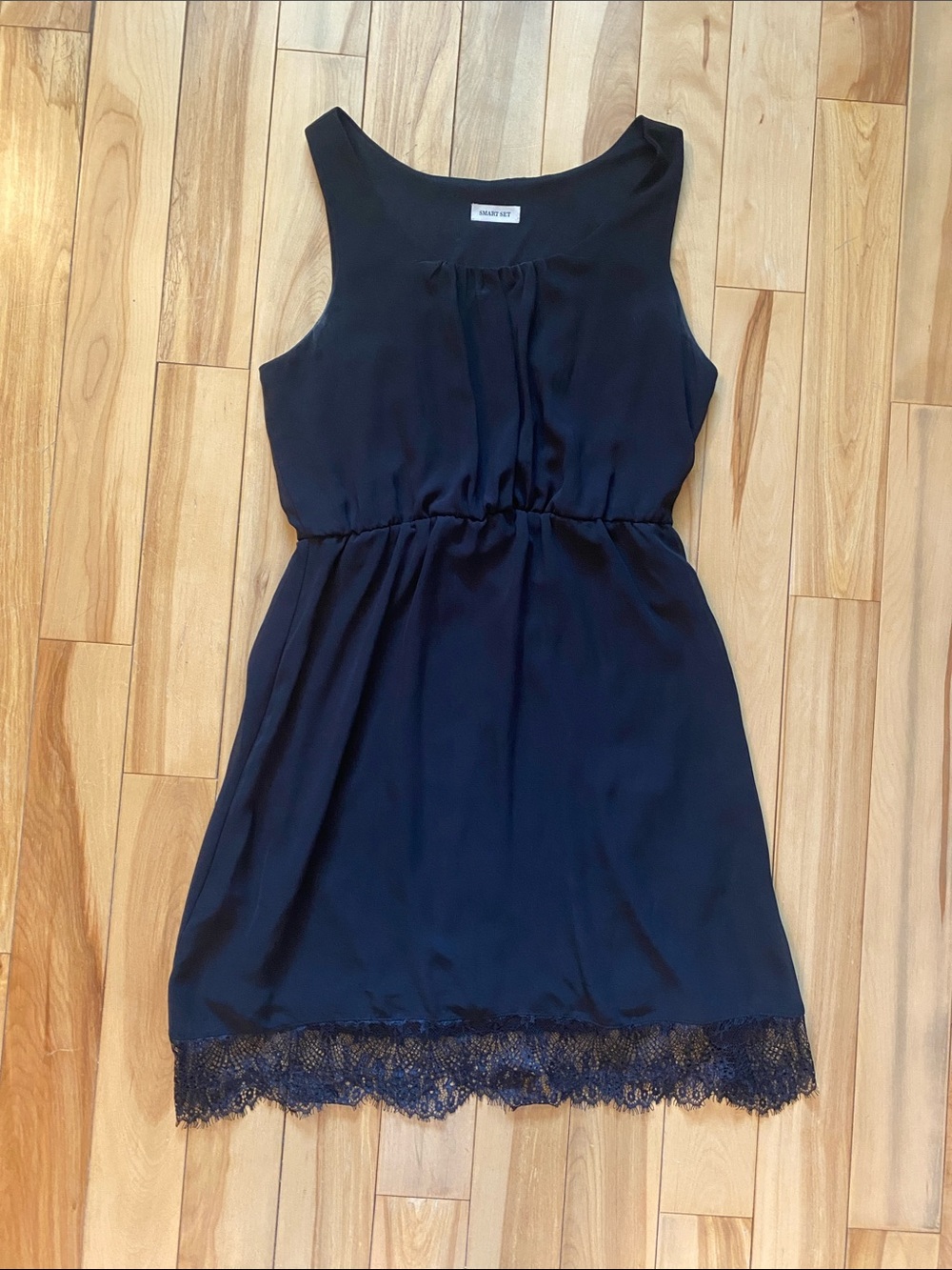 Smart Set Black Sleeveless Lace-Hem Dress